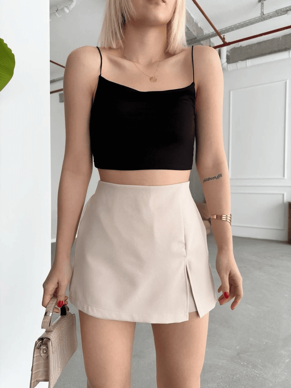 Tek yırtmajlı şort etek